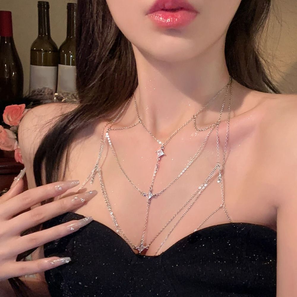 Glitzernde Strass-Brustkette,  – Body Jewelry Trend Bewertung und Preis