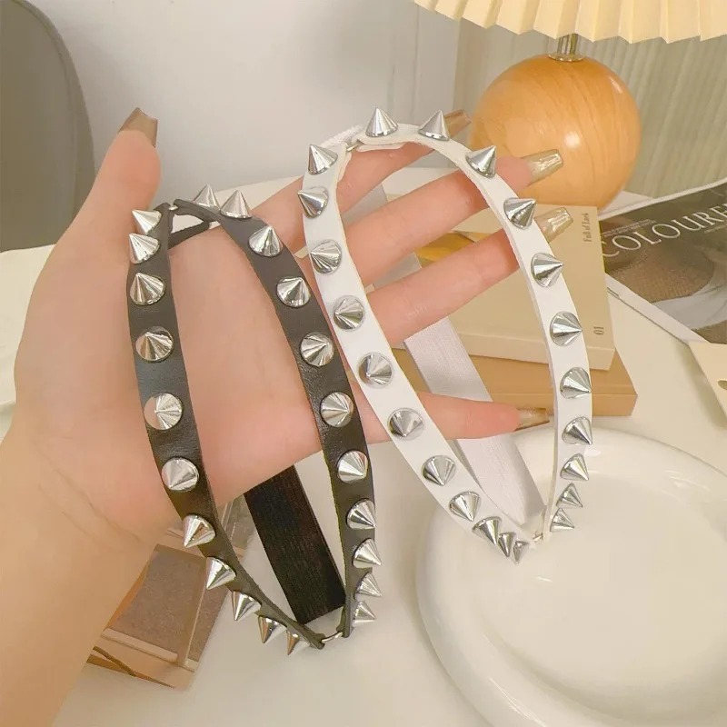 Doppelreihiger Kegelnieten-Bei – Body Jewelry Helix Bewertung und Preis