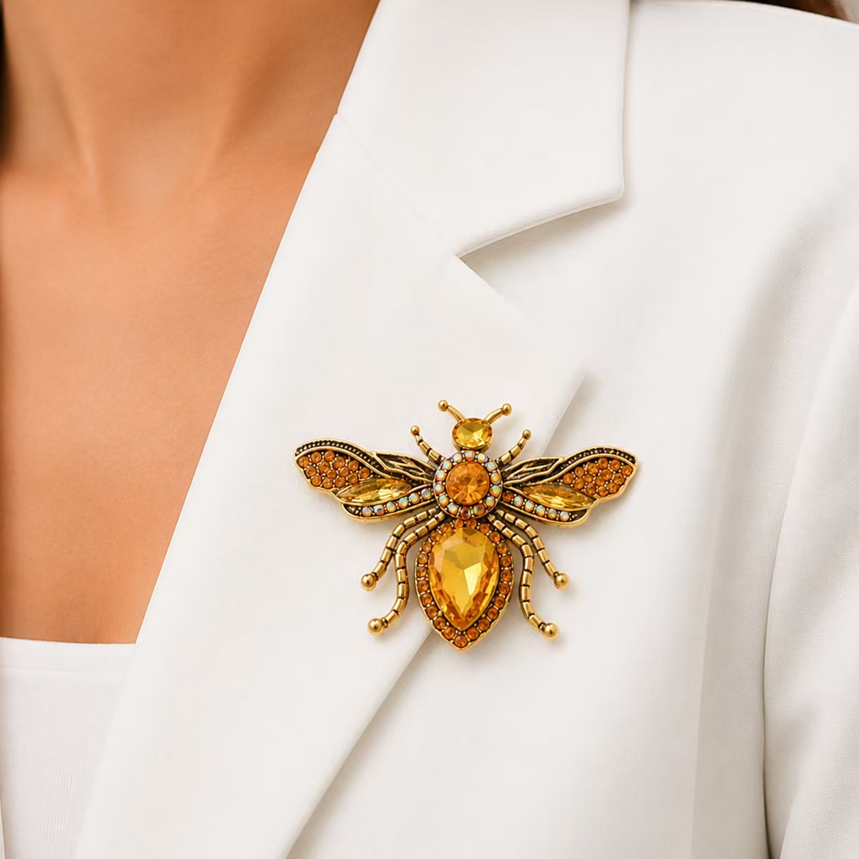 Retro-Bienenbrosche aus Gold,  – Body Jewelry Websites Bewertung und Preis